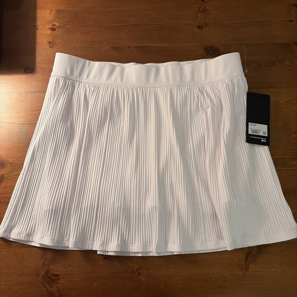 NWT WHITE JERSEY CHARMING MICROPLEATINH TENNIS SKORT 90 Degree By Reflex Sz XL
